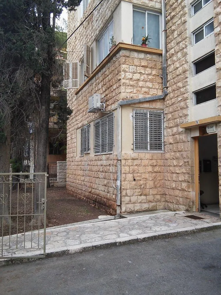 מלון חיפה גסט האוס אורלי הום